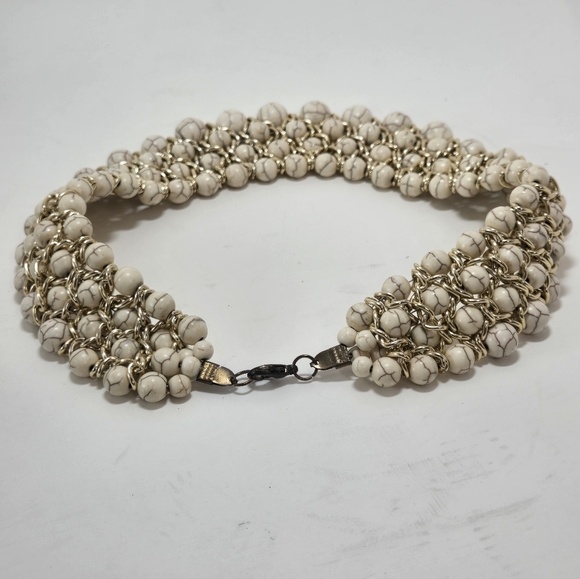 Vintage Beaded Howlite Bib Statement Necklace Natural Stone Goldtone Setting - Picture 4 of 10